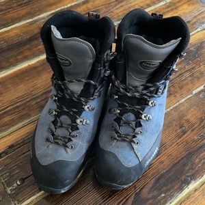 Zamberlan hiking boots.  Really nice quality.